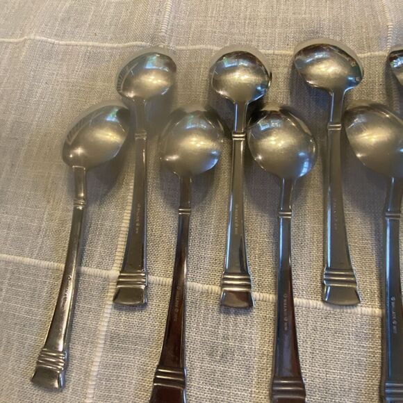 Wallace ZENITH Glossy 18/10 Stainless Flatware -- Set of 9 Oval Soup Spoons - Picture 15 of 16